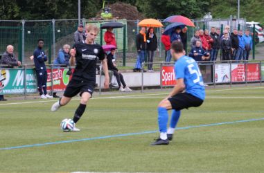 Nach diesem Pass von Louis Hättich erzielte Mario Braig den schnellen Ausgleich zum 1:1