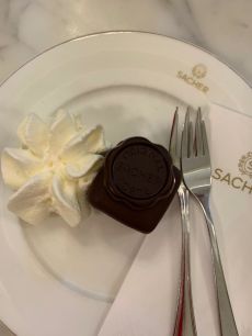 HP-20250914-AH-Wien-Hotel-Sacher-01-1024.jpg
