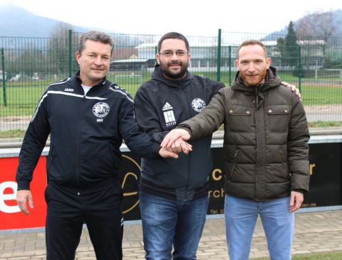 Sie gehen beim SV Haslach auch künftig einen gemeinsamen Weg, Trainer Michael Rauer, Spielausschuss Claudio Tamburello und Trainer Ceyhun Sür (v.l.)