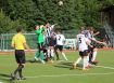 Oberwolfach's Torhüter Tobias Armbruster faustet den Ball weg.