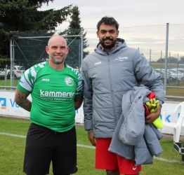 Unglaublich: Dirk Armbruster (li.) und Skyngyl Pllavci bildeten das Torhütergespann des SVH