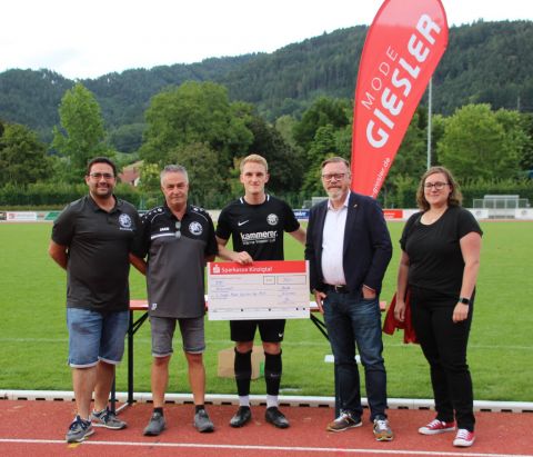 Siegerehrung: Platz 2 für den Gastgeber SV Haslach