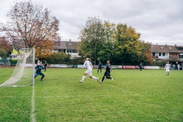 Kevin Reis vergibt Kopfballchance zum 1:1 Ausgleich