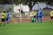 Keeper Daniel Schmieder rettet am kurzen Pfosten in letzter Sekunde vor dem heranstürzenden Luca Löbsack (7).