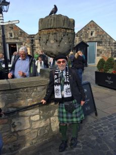 Bill mit Kilt.