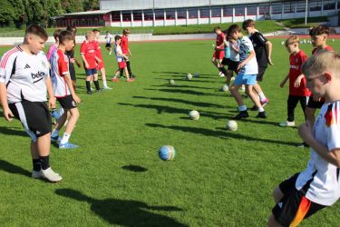 auch damit kann man Fußball spielen