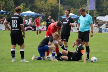 Spielführer Max Armbruster zog sich eine Prellung zu, in Minute 90 wurde er verletzt ausgewechselt.