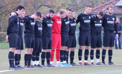 GedENKEminute beim Spiel SV Haslach - SV Renchen