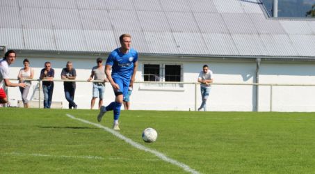 Haslach's Fans im Hintergrund, Max Armbruster auf dem Weg nach vorne