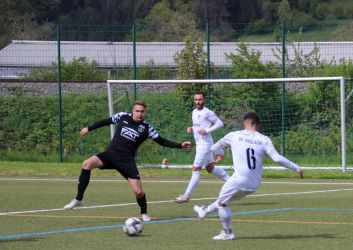 Nico Schwendemann (6) war auf der rechten Seite ein spielstarker Antreiber