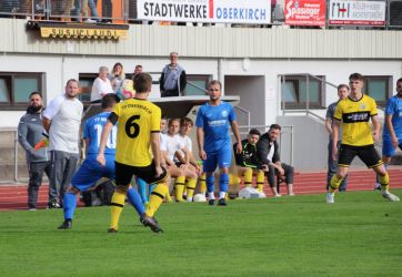 Einwurf Mario Braig, Kopfballverlängerung Markus Hansmann