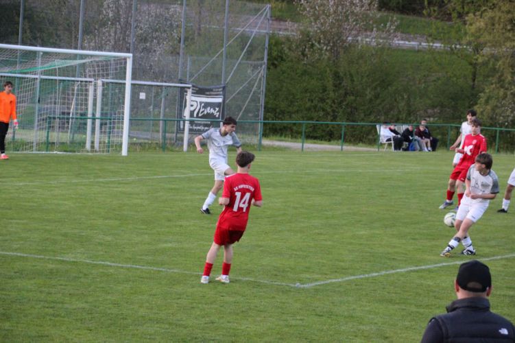 In den letzten Minuten heißt es für die SG Haslach nur noch raus aus dem eigenen Strafraum