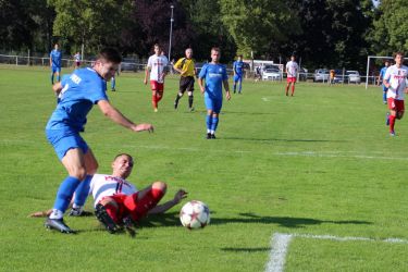 Bei diesem Tackling von Felipe Rodas Steeg wurde Joel Silzer an der Ferse verletzt und musste kurz vor Schluss ausgewechselt werden