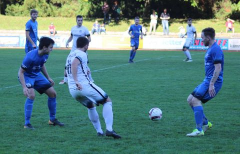 In dieser Szene kann sich Giulio Tamburello vom SVH gegen zwei Gegenspieler behaupten, aber das kam zu selten vor.